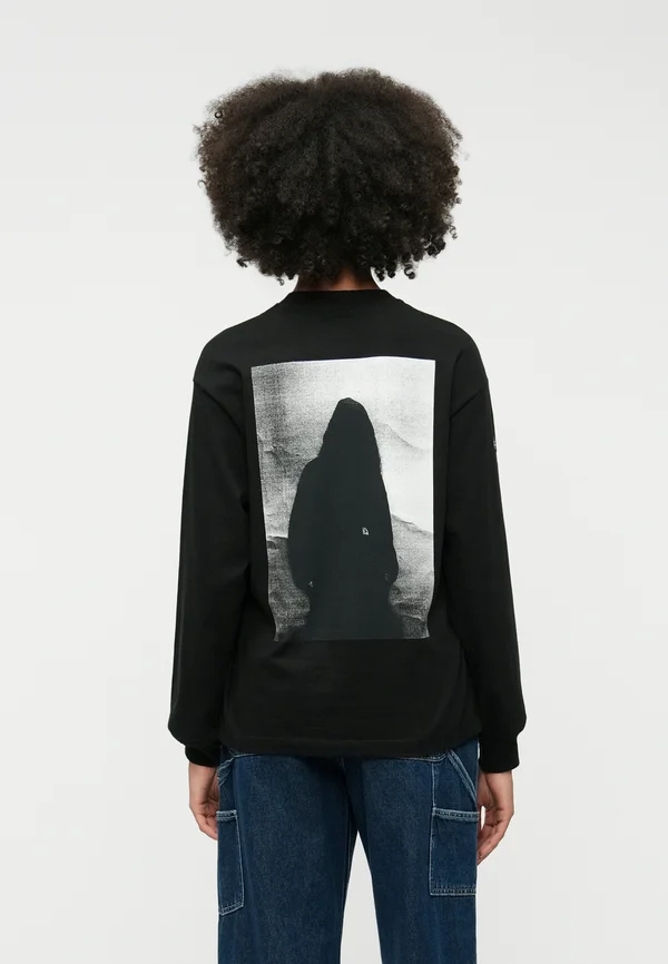 ARCHIVE SCRIPT - Long sleeved top - black