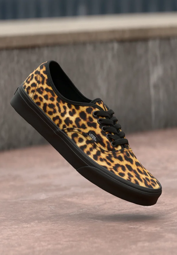 AUTHENTIC - Trainers - black