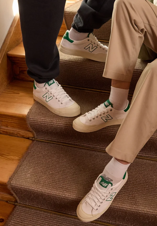 B100 UNISEX - Trainers - off white/green