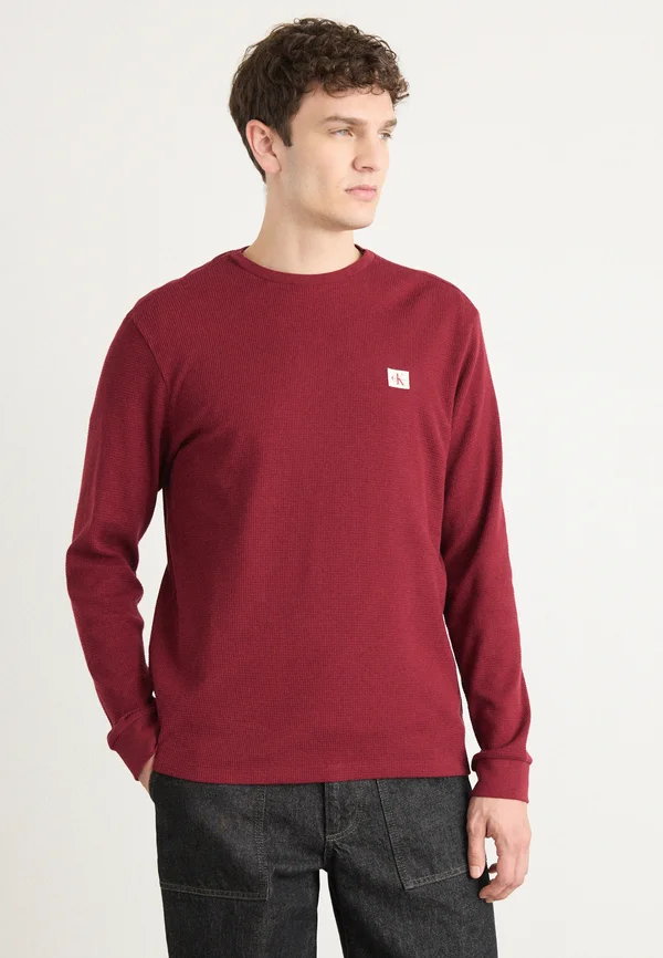 BADGE TEE - Long sleeved top - renaissance red
