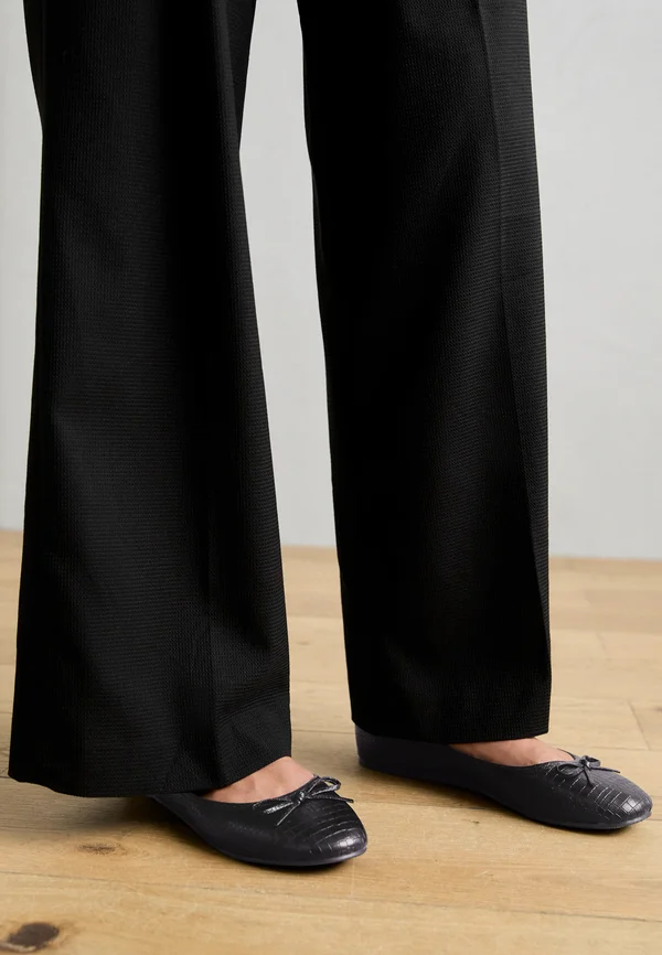 Ballet pumps - black