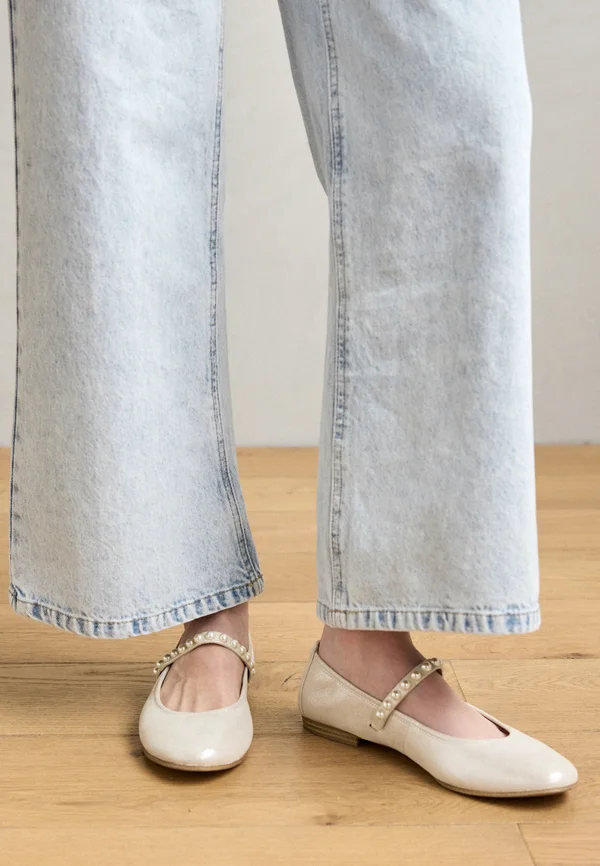 Ballet pumps - silver