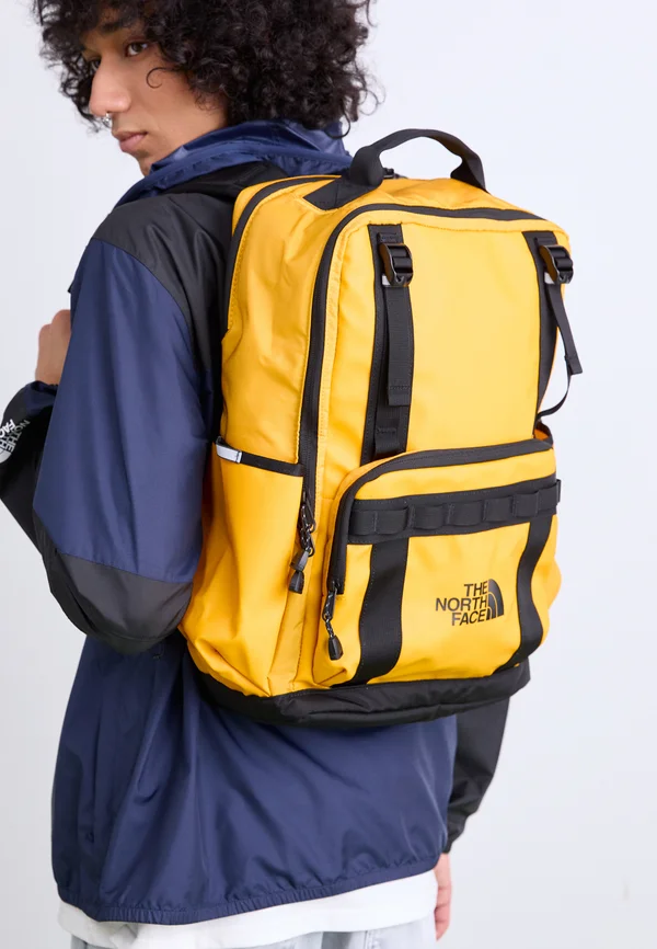 BASE CAMP DAYPACK UNISEX - Rucksack - summit gold/black