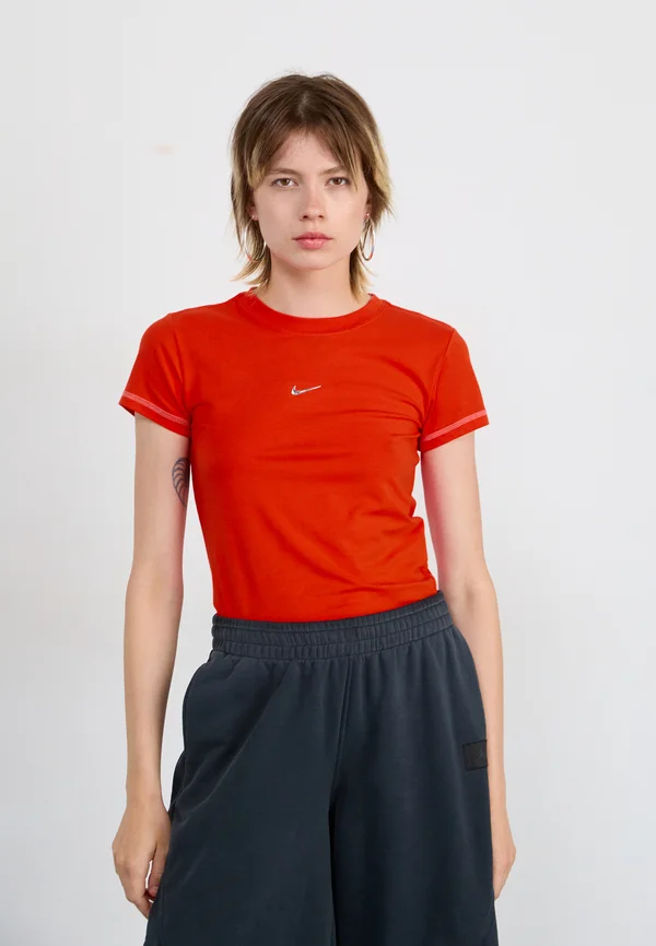 Basic T-shirt - picante red