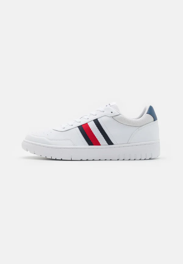 BASKET CORE LITE - Trainers - white