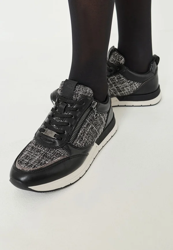 BASKET ESSENTIALS - Trainers - noir struct
