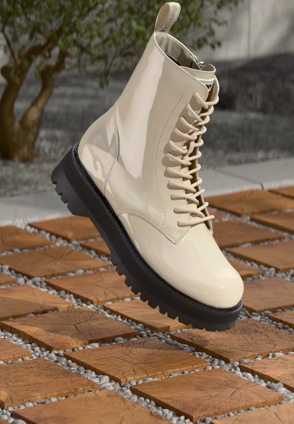 BATU LACE UP BOOT - Platform ankle boots - coconut