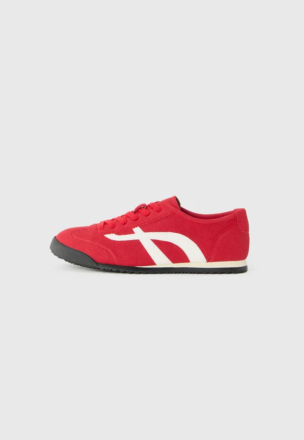 BEAA - Trainers - red