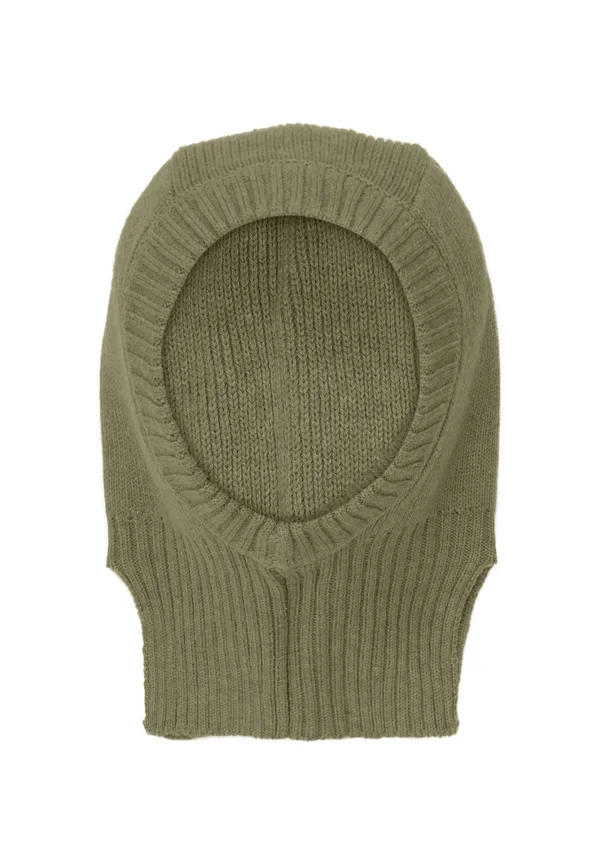 Beanie - overland trek