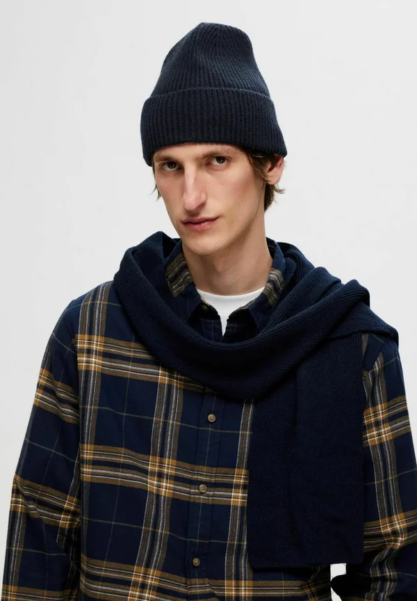 Beanie - sky captain