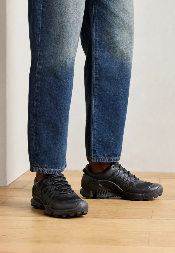 BIOM C-TRAIL M - Trainers - black