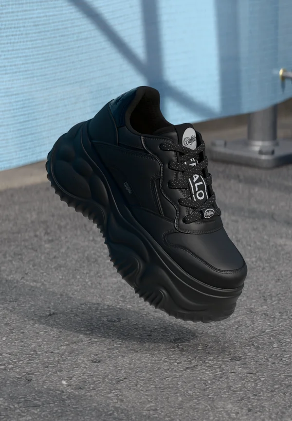 BLADER ONE - Trainers - black