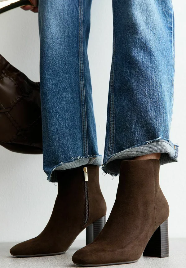 BLOCK HEEL - Classic ankle boots - rust