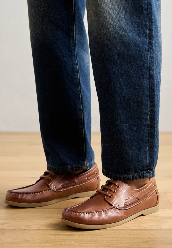 Boat shoes - brown