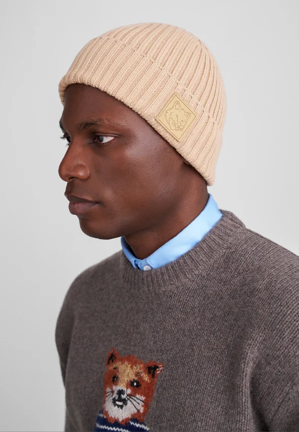 BOLD FOX HEAD PATCH BEANIE - Beanie - chamois