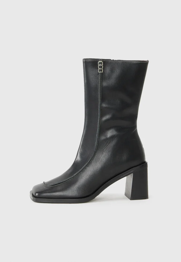 Boots - black