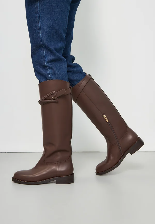 Boots - brown