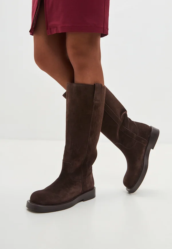 Boots - brown