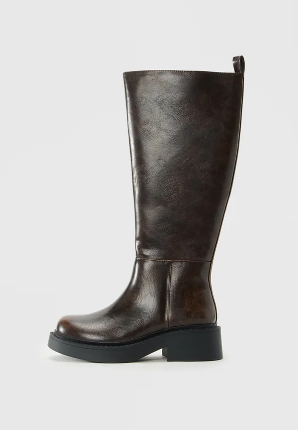 Boots - brown