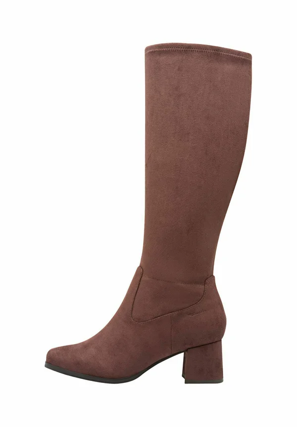 Boots - chestnut