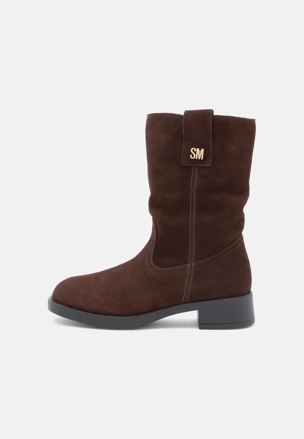 Boots - dark brown