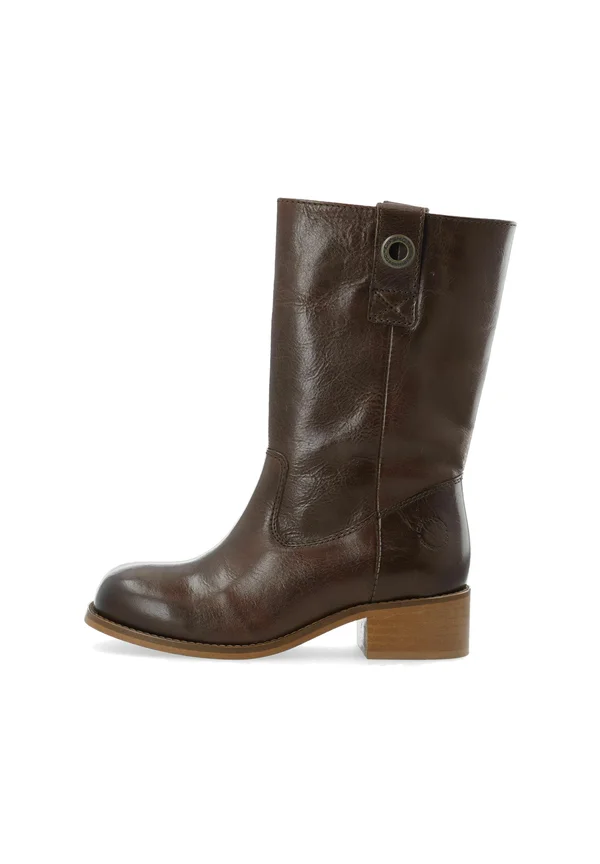 Boots - dark brown