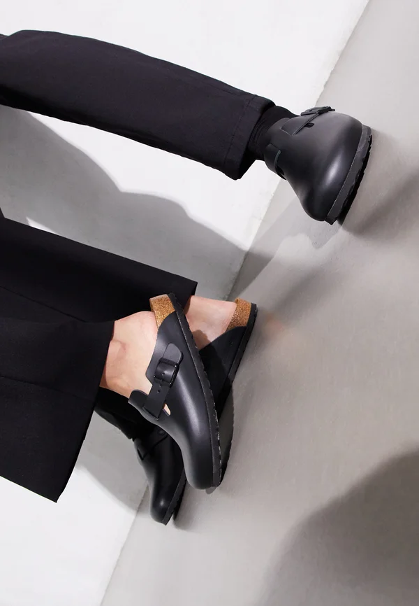 BOSTON NARROW FIT - Mules - schwarz