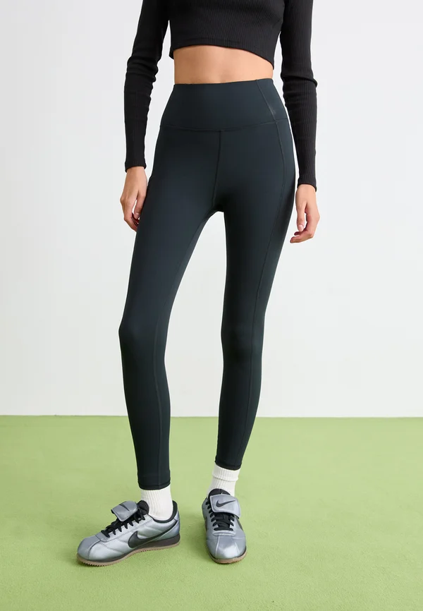 BOUNDLESS TREK™ - Leggings - Trousers - black