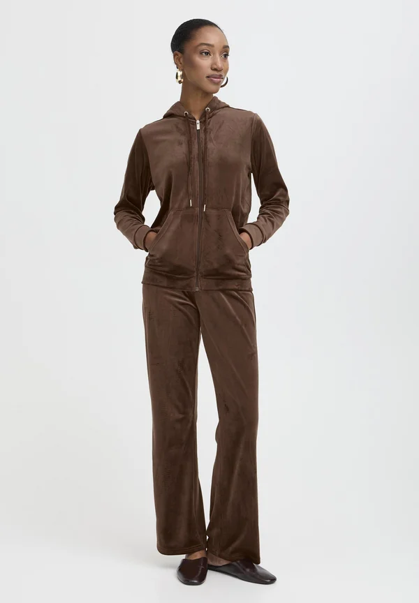 BYMITZA SET 3 - Tracksuit - chicory coffee
