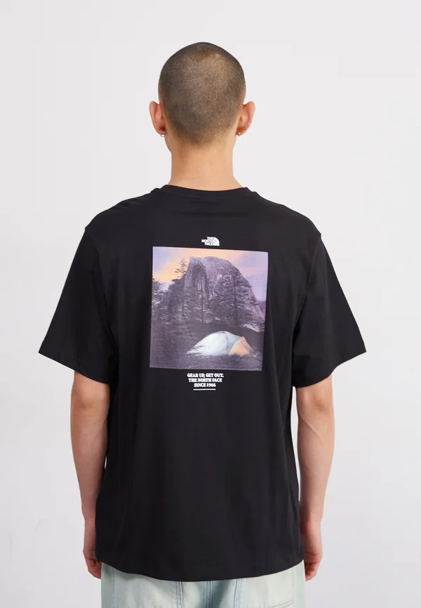 CAMPING GRAPHIC TEE - Print T-shirt - black