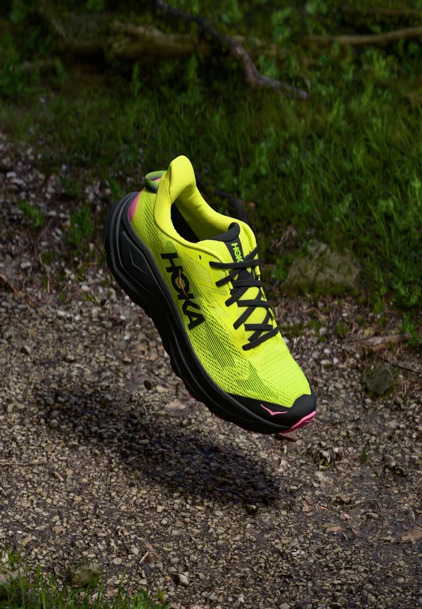 CHALLENGER 8 - Trail running shoes - neon citrus/black