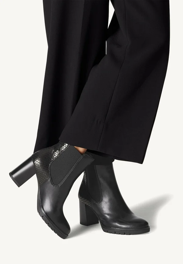 CHELSEA - Platform ankle boots - black struct.