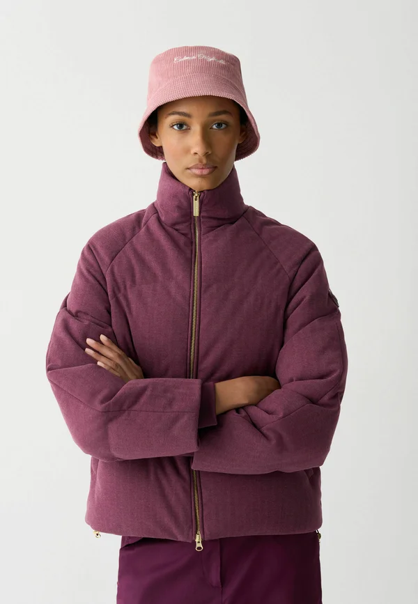 CHEVRON DESIGN - Down jacket - berry