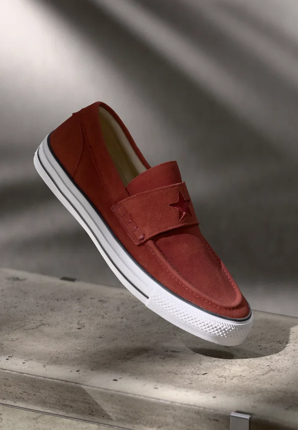 CHUCK TAYLOR ALL STAR LOAFER UNISEX - Slip-ons - rottin apple