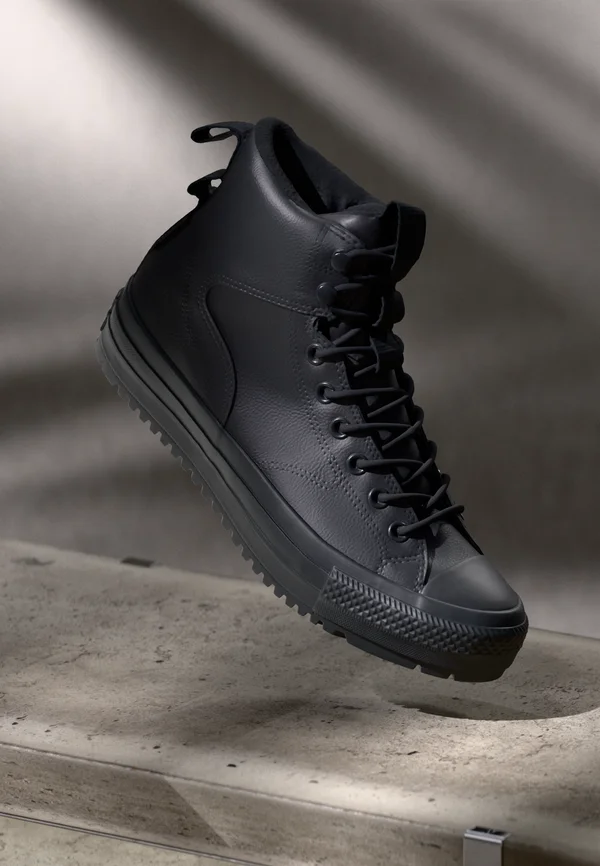 CHUCK TAYLOR ALL STAR WATER REPELLENT HIKER UNISEX - High-top trainers - black