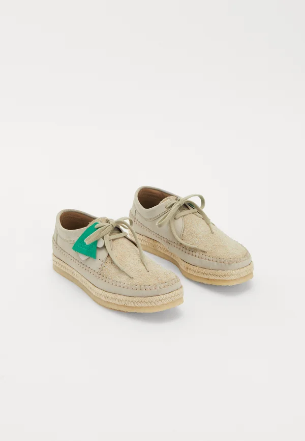 CLARKS ORIGINALS X WEAVER - Casual lace-ups - ice suede