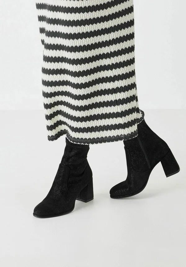 Classic ankle boots - black struct