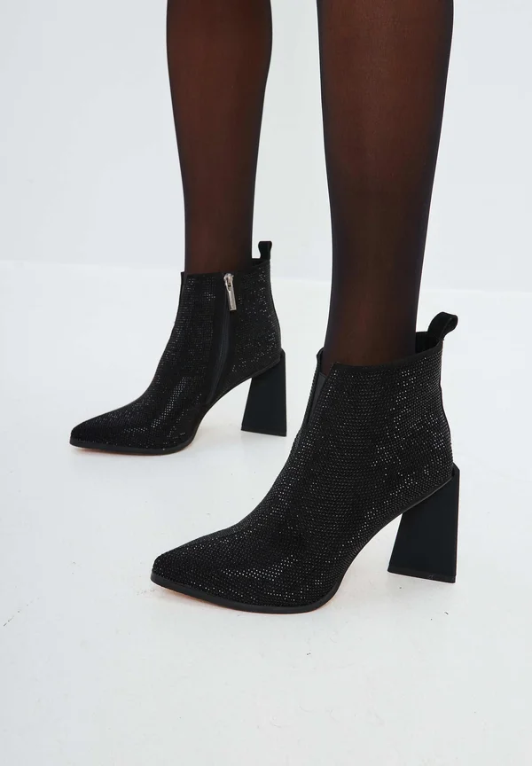 Classic ankle boots - black suede