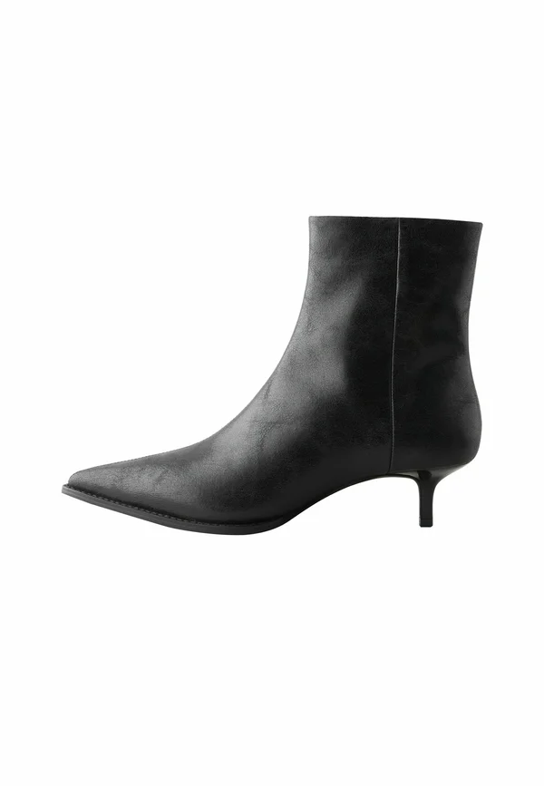 Classic ankle boots - black textured