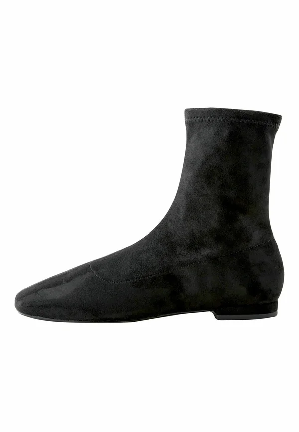 Classic ankle boots - black
