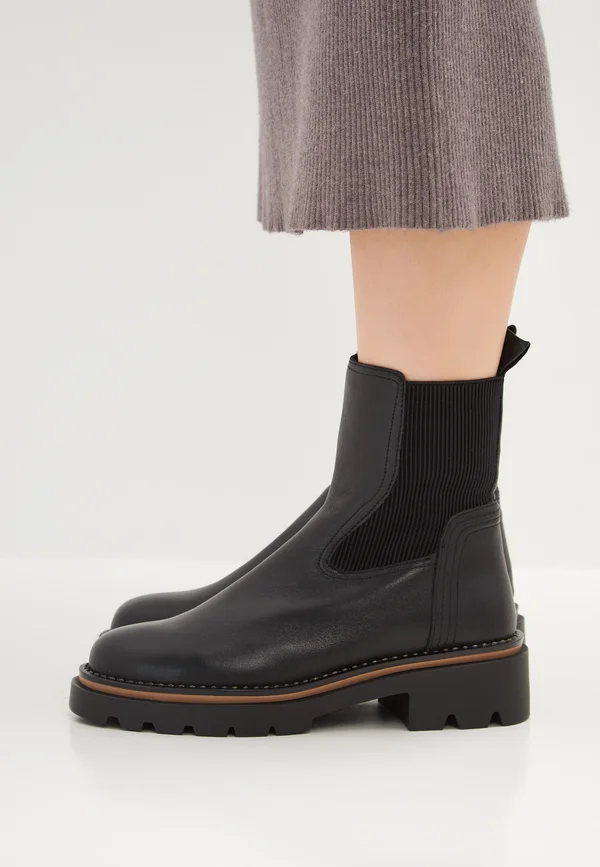 Classic ankle boots - black