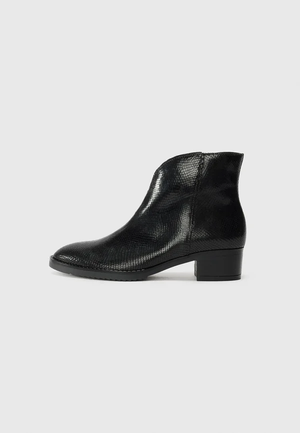 Classic ankle boots - black