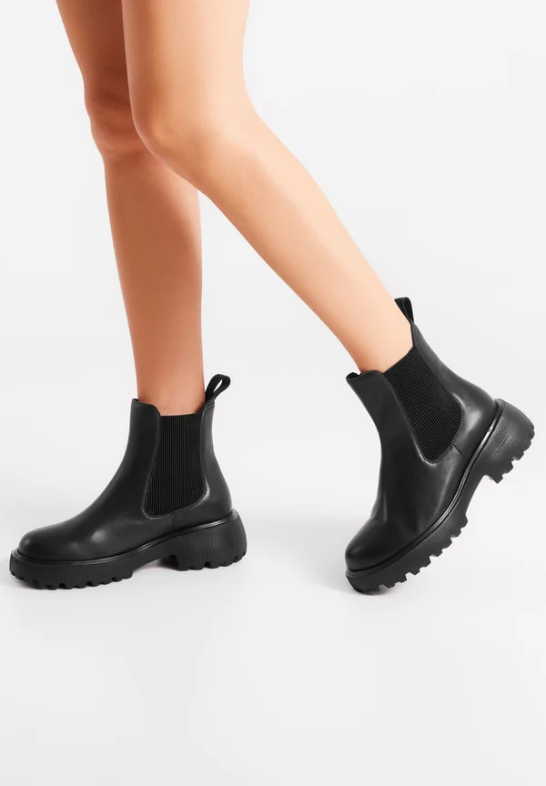 Classic ankle boots - black