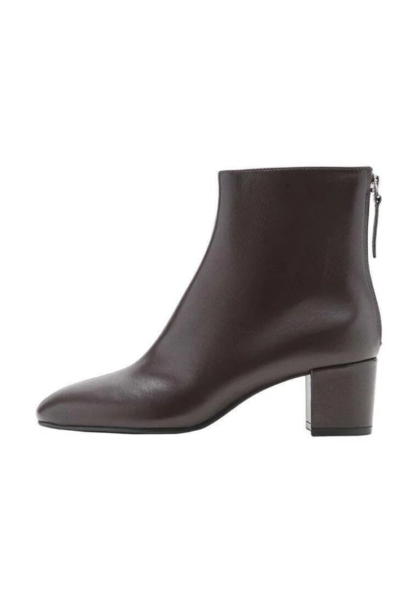 Classic ankle boots - brown