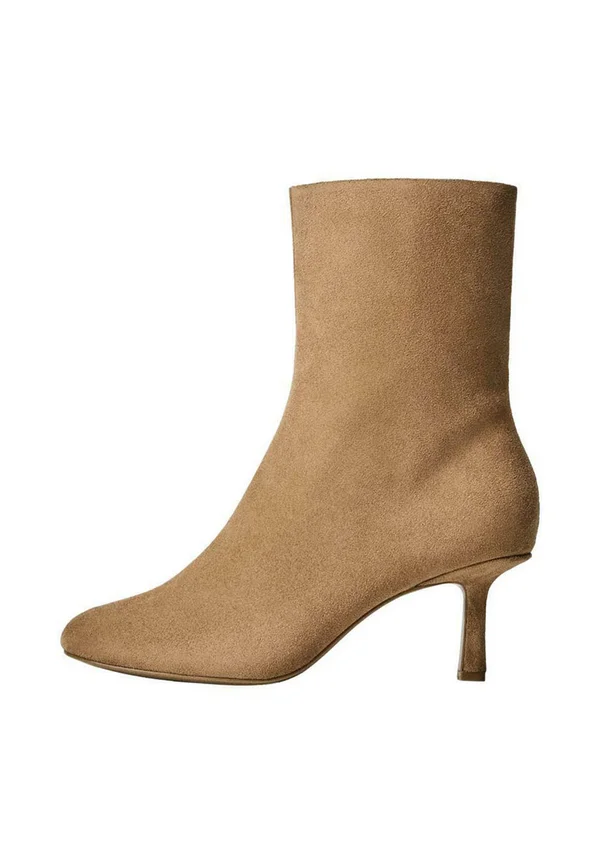 Classic ankle boots - sand