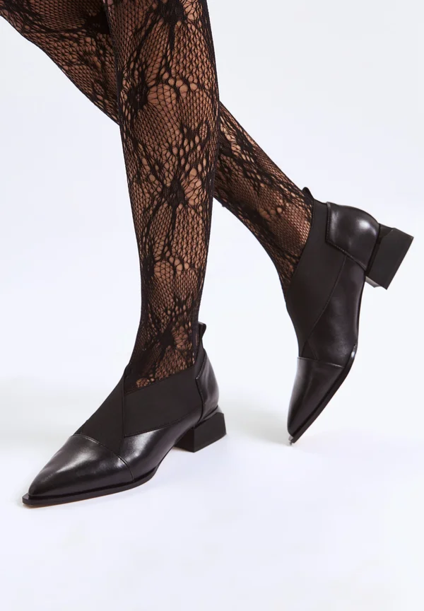 Classic heels - patent black