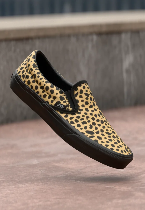 CLASSIC SLIP ON UNISEX - Slip-ons - black