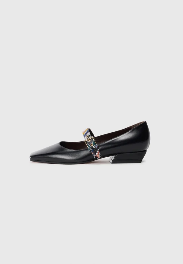 CLOE - Slip-ons - black