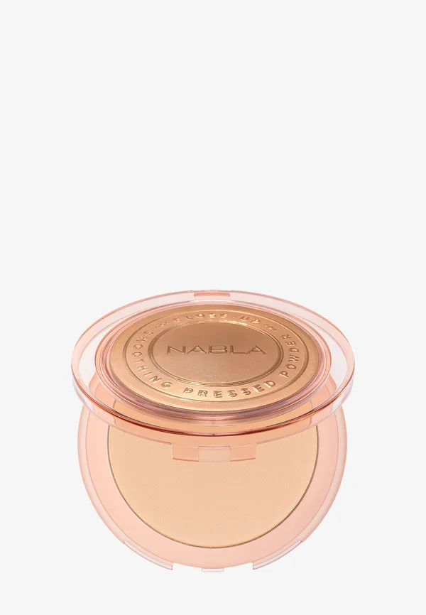 CLOSE-UP SMOOTHING PRESSED POWDER - Bronzer