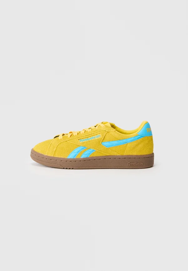 CLUB C GROUNDS - Trainers - golden haze/future cyan/gum